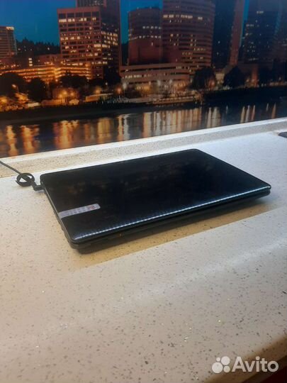 Ноутбук для работы и игр. i5, 8 RAM, 1 GB видео