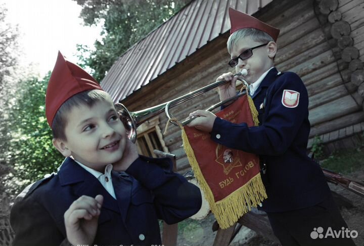 Школьная форма, фартук чёрный, барабан, горн