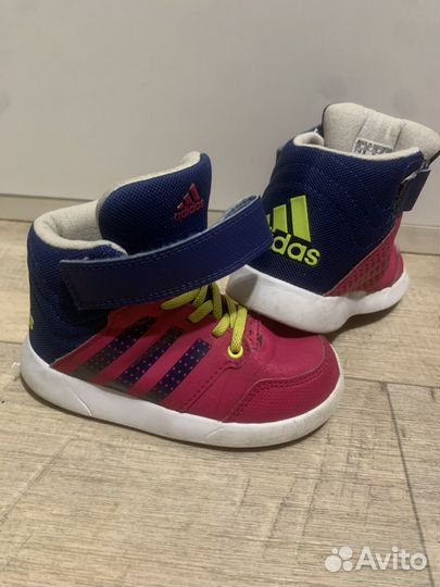 Кроссовки детские