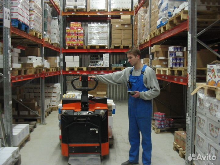 Комплектовщик на склад вахта еда жилье от 15 смен