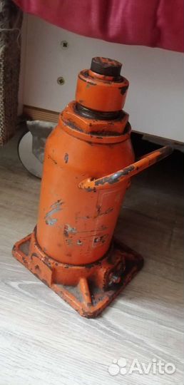 Домкрат телескопический 4т