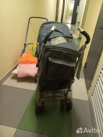 Прогулочная коляска