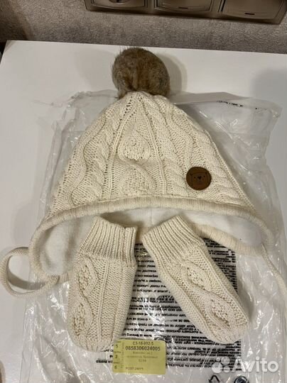 Комплект шапка и варежки новый hm