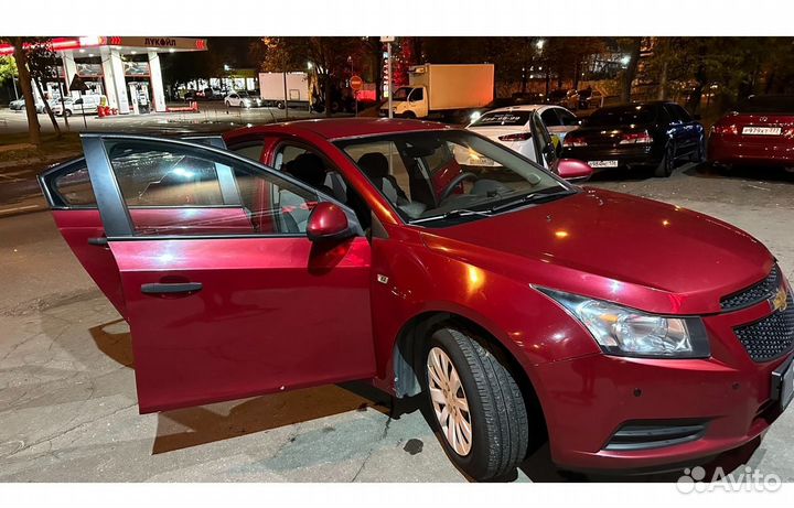 Chevrolet Cruze 1.6 AT, 2010, 195 500 км