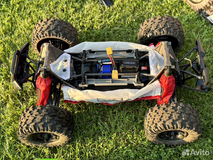 Радиоуправляемая модель Traxxas X-maxx 1/5