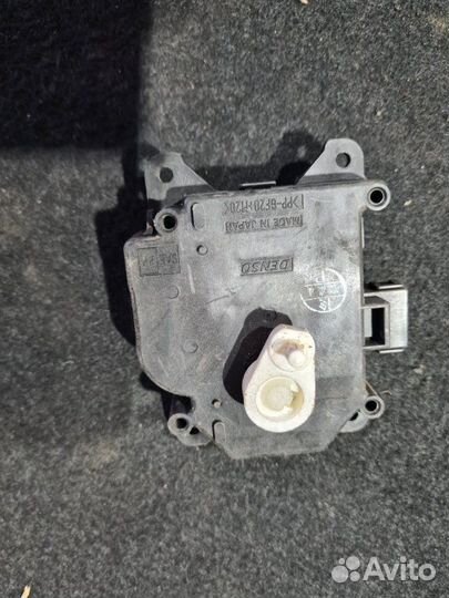 Сервопривод заслонок печки Toyota Corolla E150 1.6