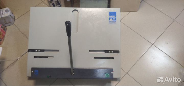 Машинка для пробивки приводных отверстий офсетных