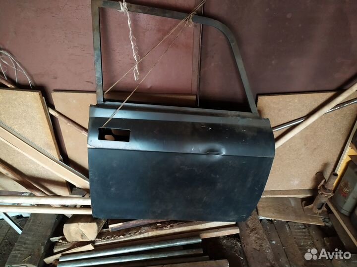 Продаю переднюю дверь