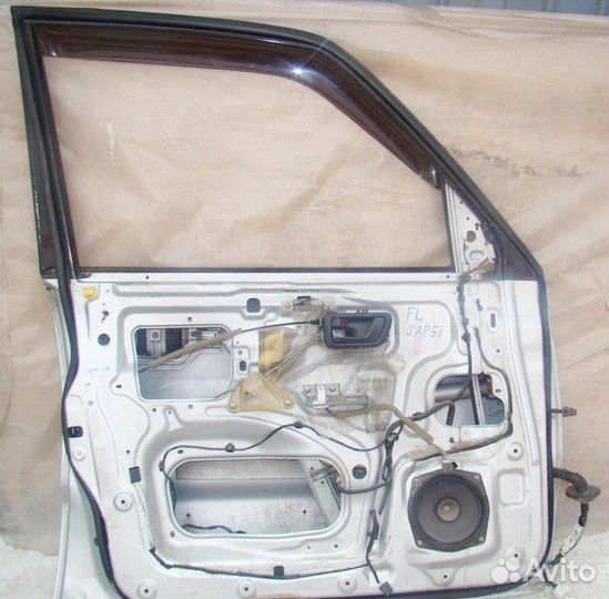Дверь боковая передняя левая Mitsubishi Pajero 3