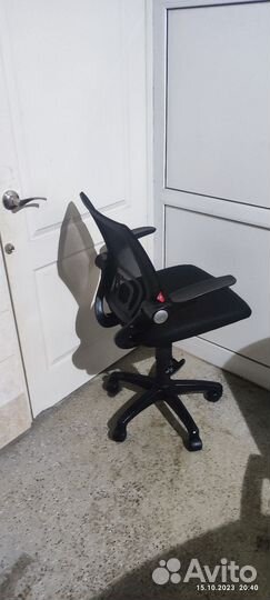 Компьютерное кресло