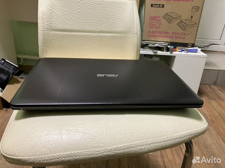 Красивый ноутбук Asus для работы и учебы