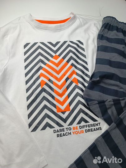 Пижама для мальчиков 134/140 Англия