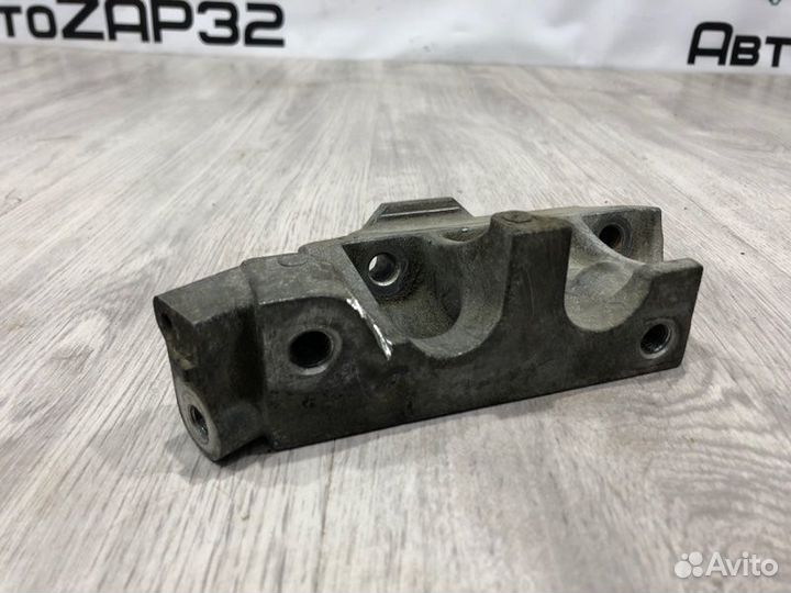 Кронштейн опоры двигателя Toyota Camry XV40 2007