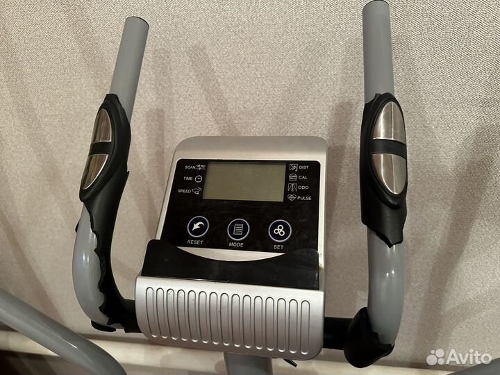 Эллиптический тренажер Evo Fitness Elion