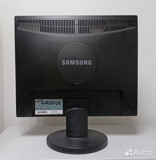 Монитор samsung 943n