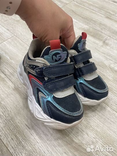 Кроссовки детские 23 размер