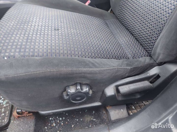 Сиденье левое Митцубиси Ланцер 9