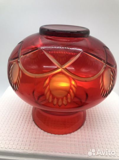 Вазы цветное рубиновое стекло