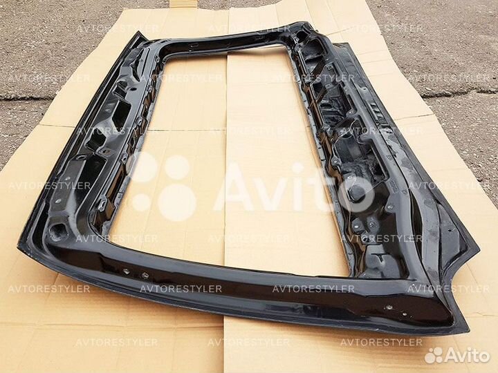 Крышка, дверь багажника Land Cruiser 100, LX470