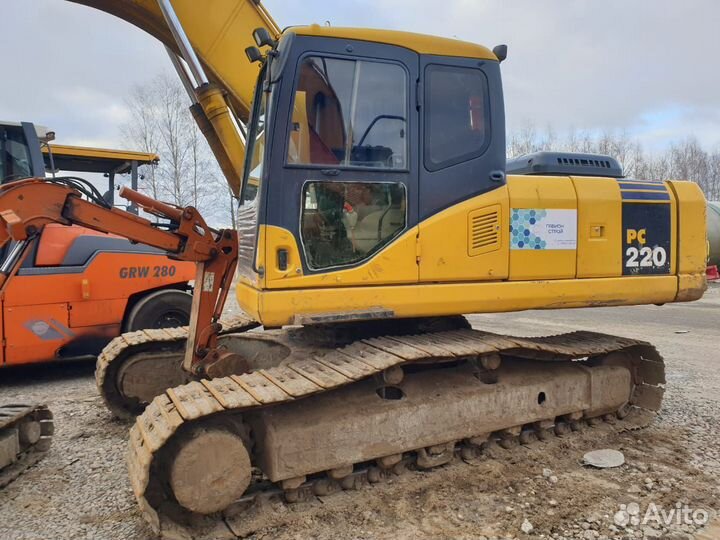 Гусеничный экскаватор Komatsu PC220-7, 2006