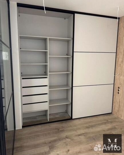 Шкаф встраиваемый