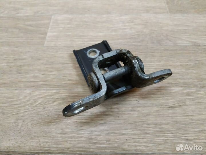 Петля двери передней левой верхняя Hyundai Getz