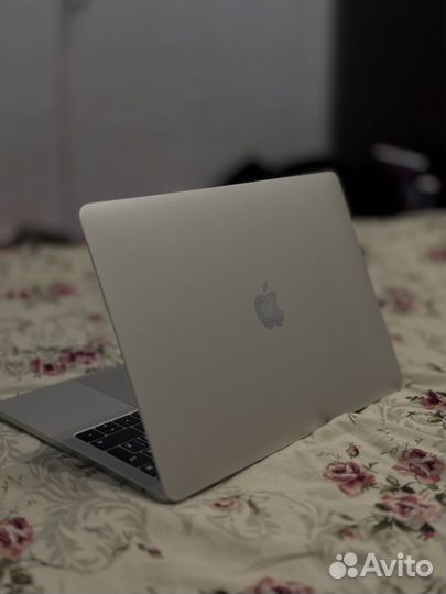 Apple macbook pro 13 2017