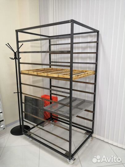 Изготавливаем тележки, противни, столы из металла