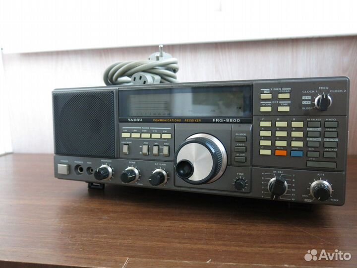 Всеволновый связной радиоприёмник Yaesu FRG-8800