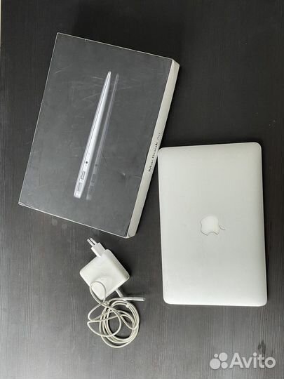 Ноутбук Macbook Air 11 late 2010