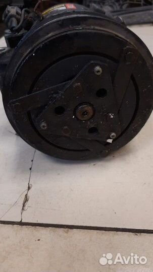 Компрессор кондиционера Nissan Almera