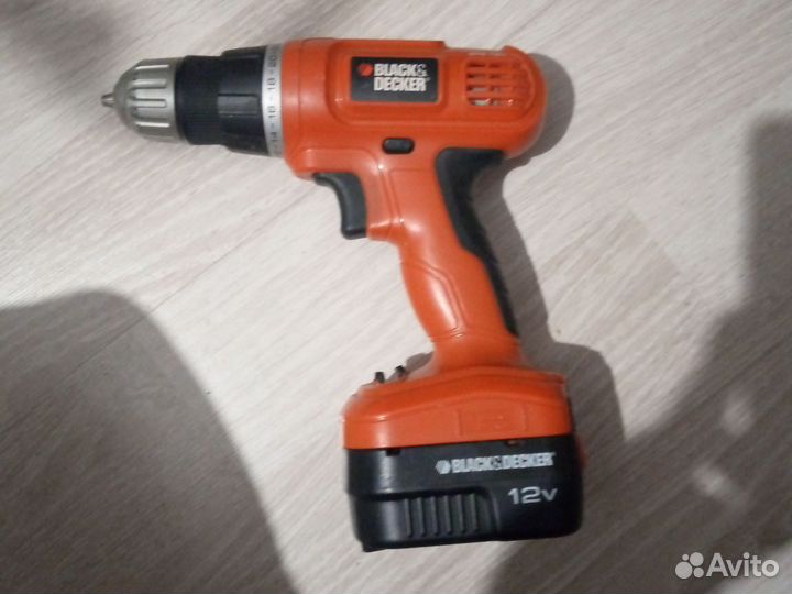 Шуруповерт black&decker