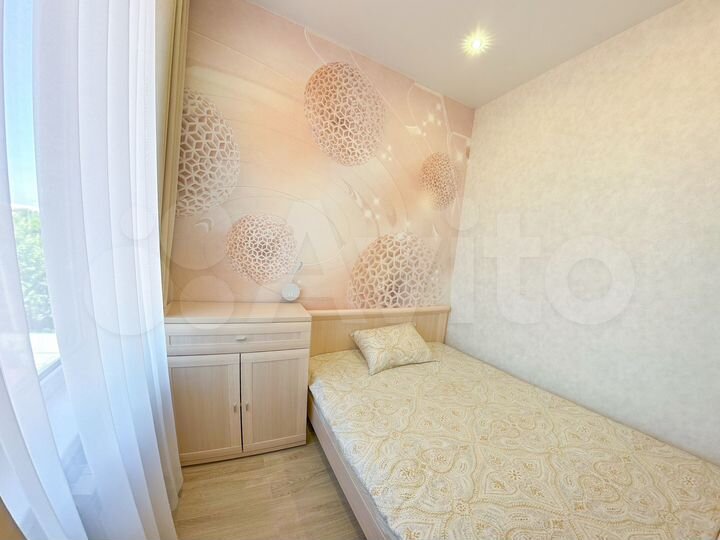 2-к. квартира, 30 м², 3/3 эт.