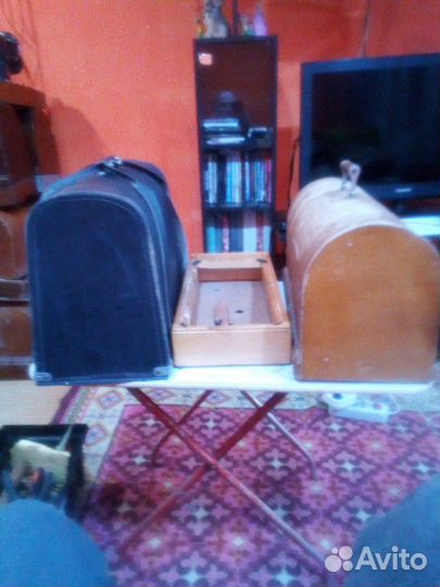 Швейных машину, чемодан, поддон, крышка от ручной