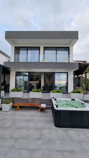 Дом 200 м² на участке 6 сот.