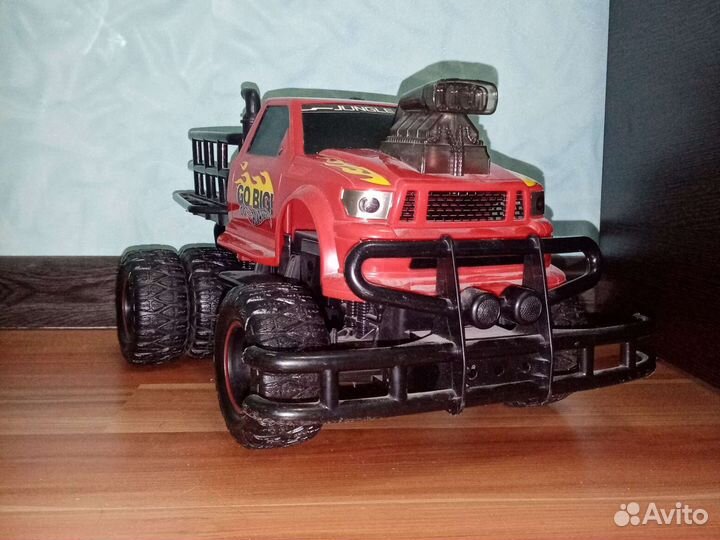 Радиуправляемая машина Hot whees