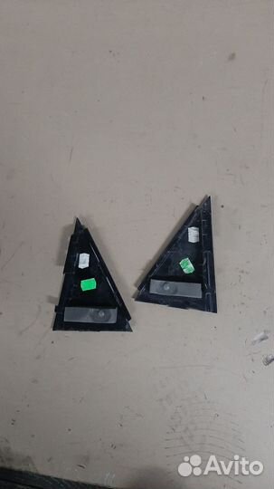 Накладка задней двери правая Volkswagen Polo,V