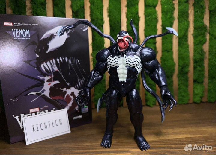 Фигурка Venom