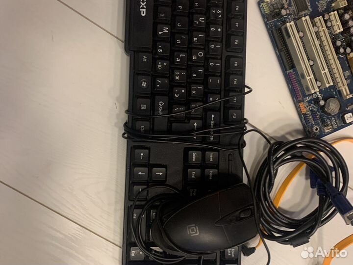 Материнская плата