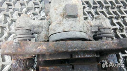 Суппорт тормозной задний правый toyota corolla E12