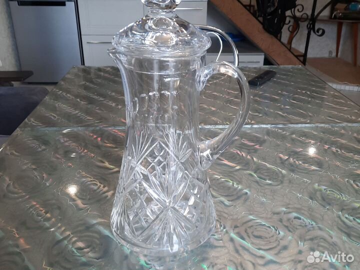 Хрустальный кувшин с крышкой