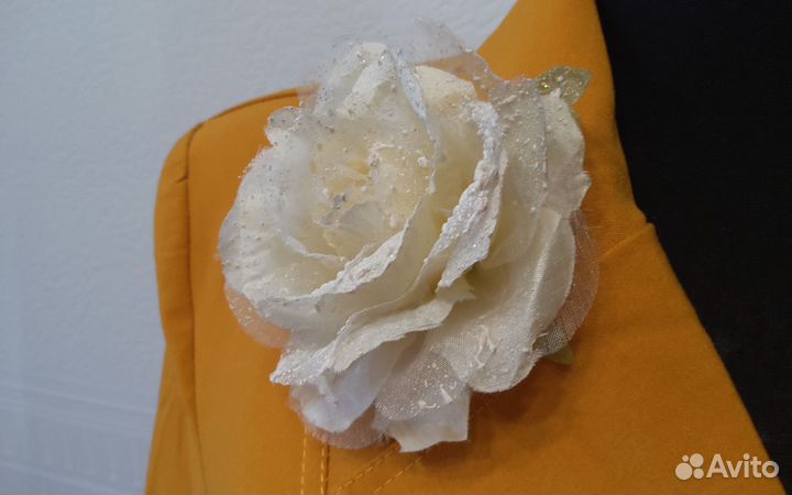 Украшение цветок из ткани