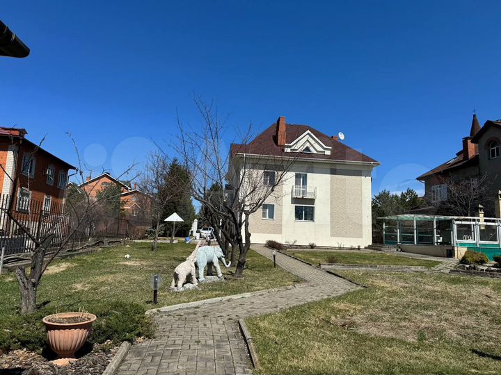 Дом 200 м² на участке 17 сот.