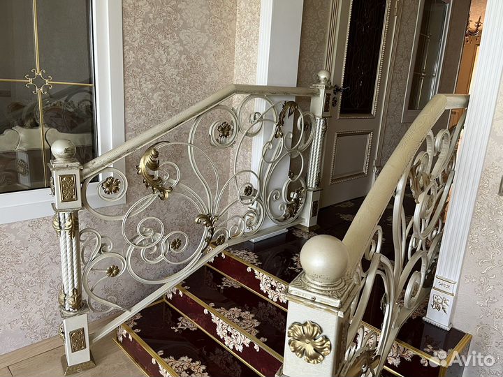 Кованные перила на лестницу