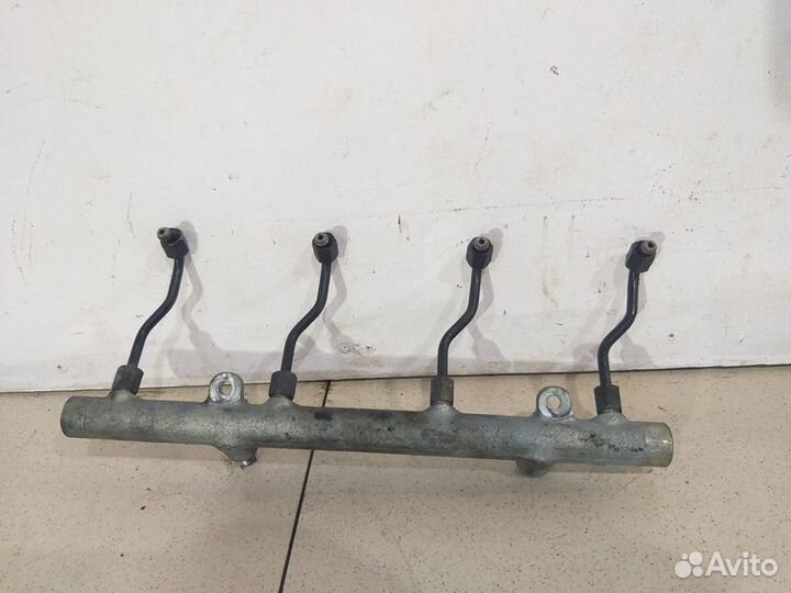 Рейка топливная Мерседес