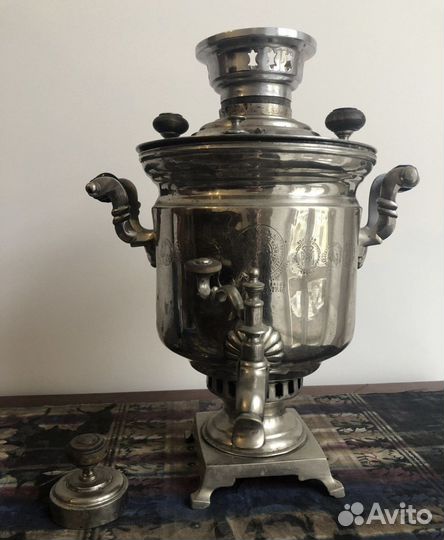 Антикварный самовар, медали