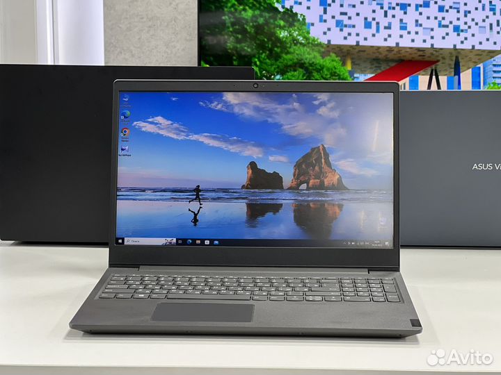 Мощный ноут Ryzen 5 8G озу SSD256g FHD