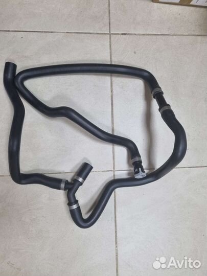 Патрубок системы охлаждения Ford focus 2