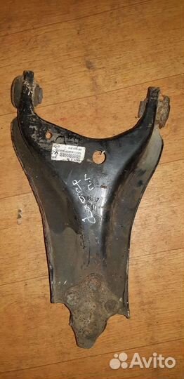 Рычаг левый Renault Duster