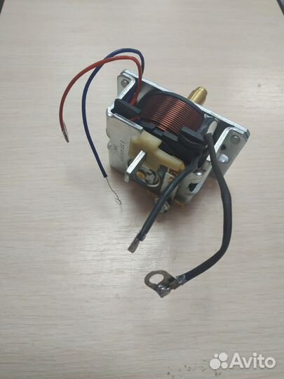 Втягивающее реле на стартер Икарус/Вольво